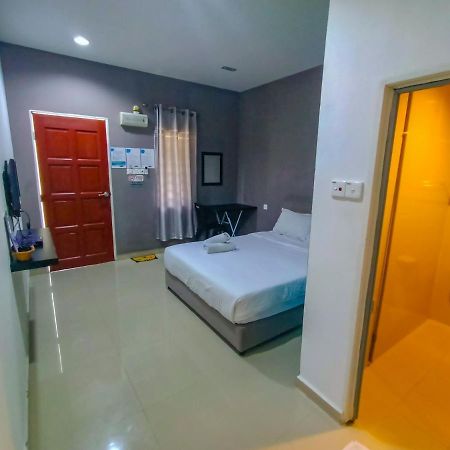 Bonda Room Stay Langkawi Pantai Cenang  Exteriör bild